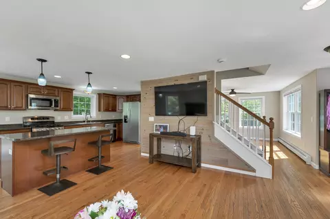 Entry Way - 7 Cortland Dr, Epping, NH 03042 photo 1 of 2