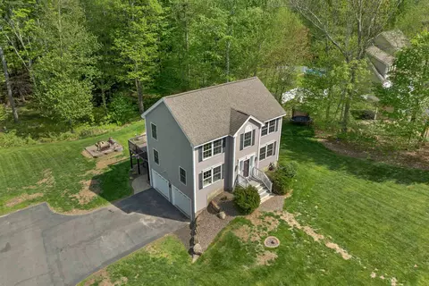 7 Cortland Dr, Epping, NH 03042