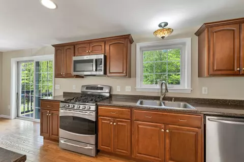 Kitchen - 7 Cortland Dr, Epping, NH 03042 photo 3 of 3