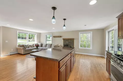 Living - 7 Cortland Dr, Epping, NH 03042 photo 1 of 6