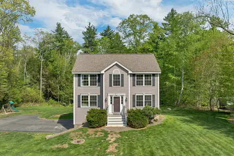 7 Cortland Dr, Epping, NH 03042
