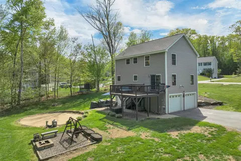 Exterior - 7 Cortland Dr, Epping, NH 03042 photo 5 of 12