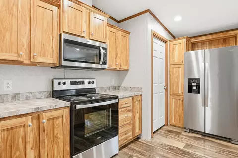 Kitchen - 1174 Vt Route 102, Canaan, VT 05903 photo 6 of 8