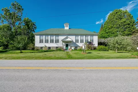 172 School St, Isle La Motte, VT 05463