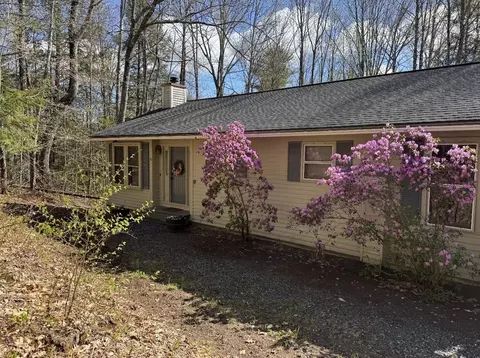 104 Greensward Dr, Grantham, NH 03753