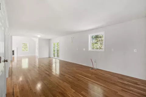 Living - 22 Benoit Ave, Pelham, NH 03076 photo 7 of 7