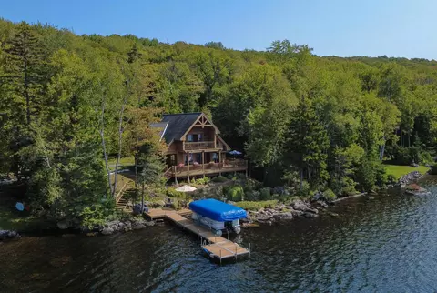 1320 Peacham Pond Rd, Peacham, VT 05862