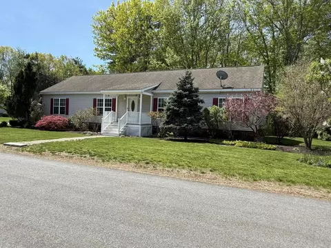 65 Sagebrush Dr, Rochester, NH 03867