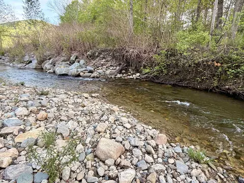 250 Fenton Rd, Chester, VT 05148