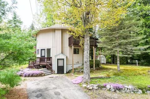51 Pequawket Dr, Conway, NH 03818