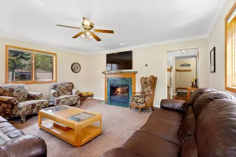 Living - 990 Main St, Proctorsville, VT 05153 photo 3 of 5