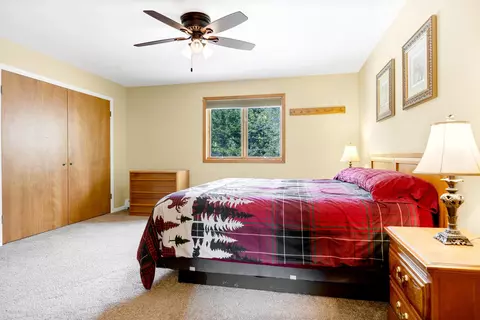 Bedroom - 990 Main St, Proctorsville, VT 05153 photo 7 of 17