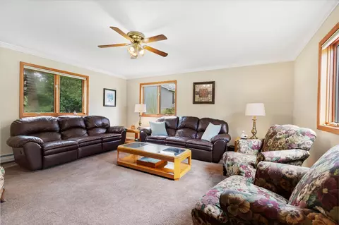 Living - 990 Main St, Proctorsville, VT 05153 photo 2 of 5