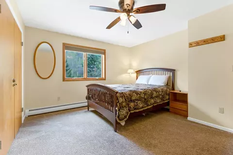 Bedroom - 990 Main St, Proctorsville, VT 05153 photo 9 of 17