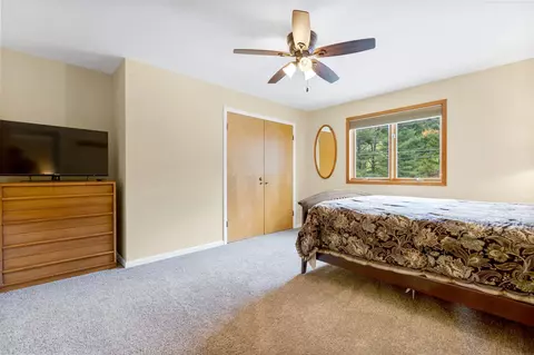 Bedroom - 990 Main St, Proctorsville, VT 05153 photo 8 of 17