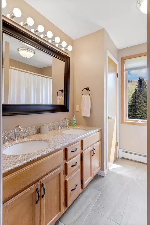 Bath - 990 Main St, Proctorsville, VT 05153 photo 6 of 10