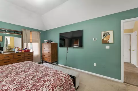 Bedroom - 12 Chester Rd, Derry, NH 03038 photo 6 of 8
