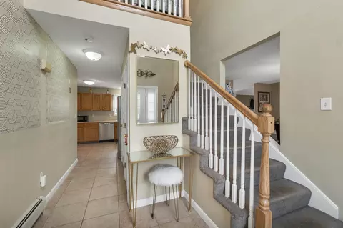 Entry Way - 12 Chester Rd, Derry, NH 03038 photo 2 of 3