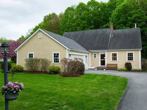 13 Bobolink Cir, Essex Junction, VT 05452