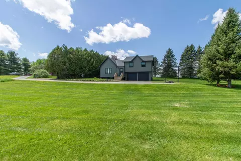 287 Lakeview Dr, Derby, VT 05829