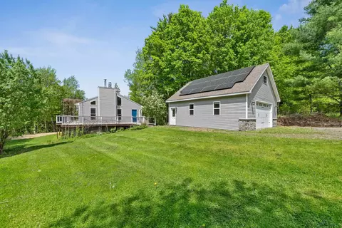 8 Cook Ln, Westford, VT 05494
