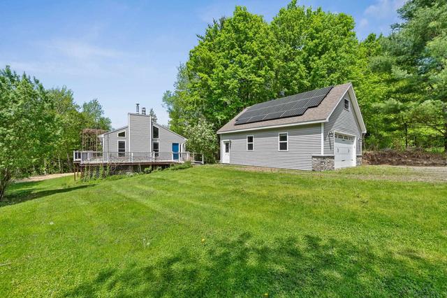 8 Cook Ln, Westford, VT 05494