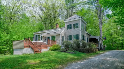 20 Gill Ter, Ludlow, VT 05149