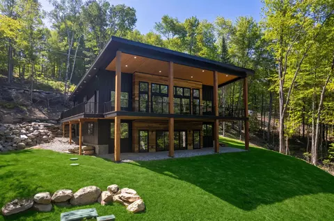 140 Echo View Dr, Plymouth, VT 05056