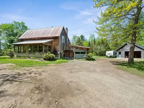 842 County Rd, Lincoln, VT 05443