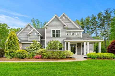 10 Lilac Ct, Bedford, NH 03110