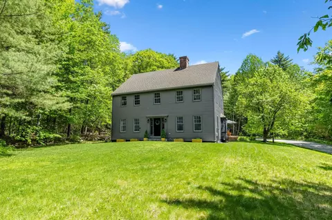 301 Galloping Hill Rd, Hopkinton, NH 03229