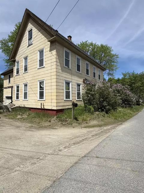 9 Cherry St, Woodsville, NH 03785