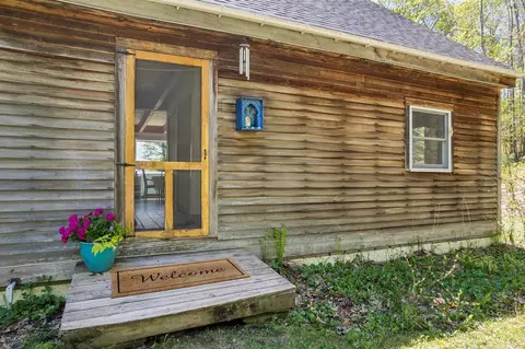 2150 Parker Rd, Vershire, VT 05079