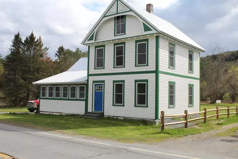 4234 Us Route 5 S Hwy, Barnet, VT 05821