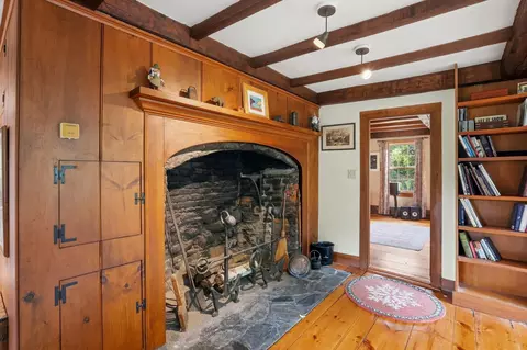 Entry Way - 515 E Surry Rd, Surry, NH 03431 photo 5 of 6