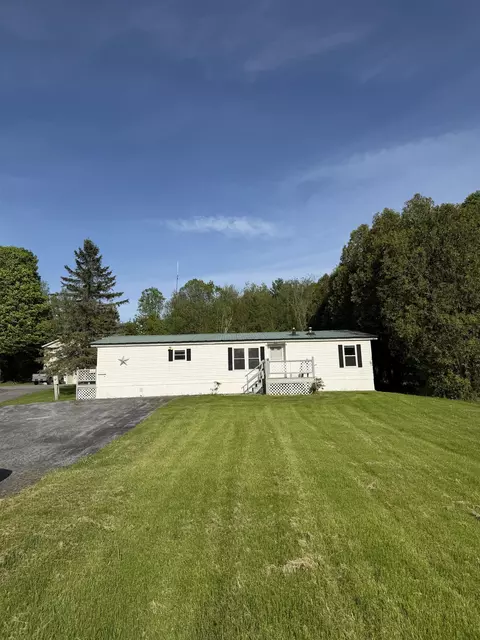 68 Railroad St, Milton, VT 05468