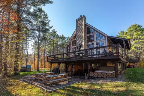 4427 W Hill Rd S, Jamaica, VT 05343
