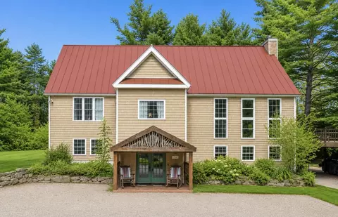 4427 W Hill Rd S, Jamaica, VT 05343
