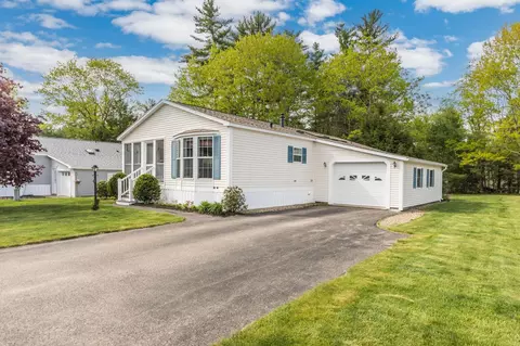 27 Watercress Dr, Rochester, NH 03868
