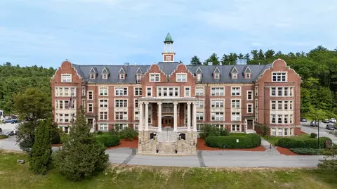 15 Mount Saint Marys Way #210, Hooksett, NH 03106