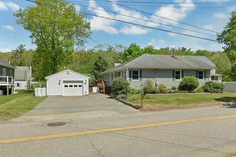 15 Adams Ave, Seabrook, NH 03874