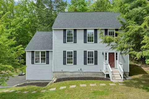 10 Edwin Ln, Newmarket, NH 03857