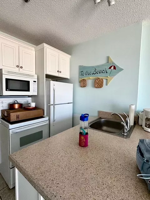 Kitchen - 933 Ocean Blvd #308, Hampton, NH 03842 photo 1 of 2