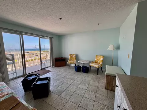 Living - 933 Ocean Blvd #308, Hampton, NH 03842 photo 3 of 4