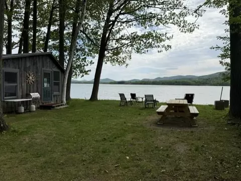 85 Island Dr, Bridport, VT 05734