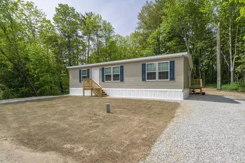 11 Hill St, Hillsborough, NH 03244