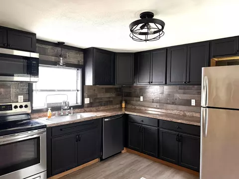 208 Grafton Turnpike Rd, Canaan, NH 03741