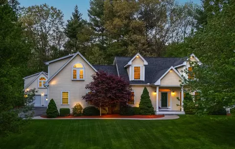 5 Glastombury Dr, Sandown, NH 03873