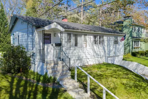 56 Curtis Ave, Burlington, VT 05401