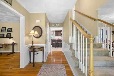 Entry Way - 3 Deerhaven Dr, Exeter, NH 03833 photo 2 of 9